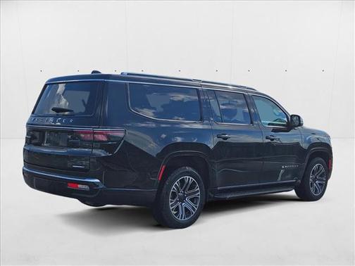 2024 Jeep Wagoneer L Series II 4x2
