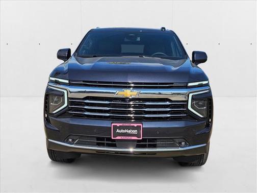2025 Chevrolet Suburban LT
