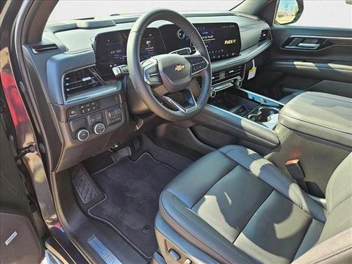 2025 Chevrolet Suburban LT