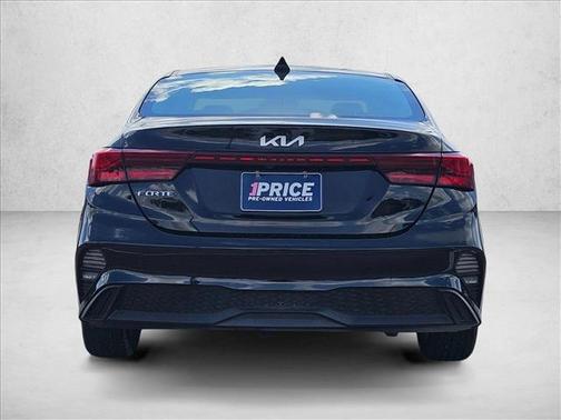 Aurora Black 2024 Kia Forte LXS