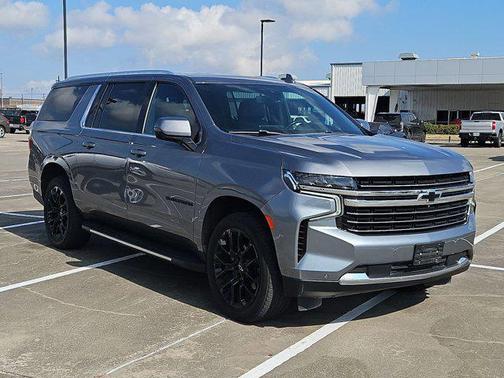 2022 Chevrolet Suburban LT