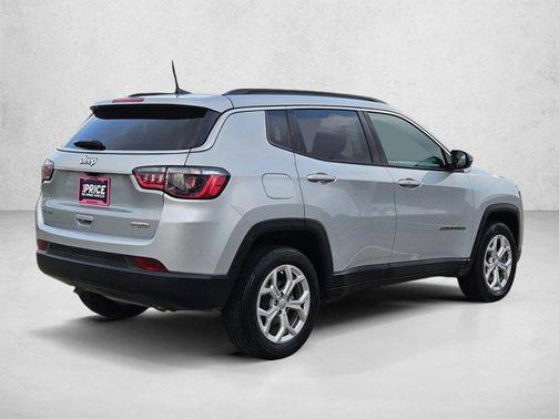 Silver Zynith Metallic Clearcoat 2024 Jeep Compass Latitude