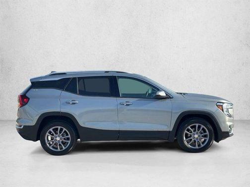 Sterling Metallic 2023 GMC Terrain SLT