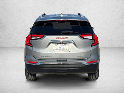 Sterling Metallic 2023 GMC Terrain SLT