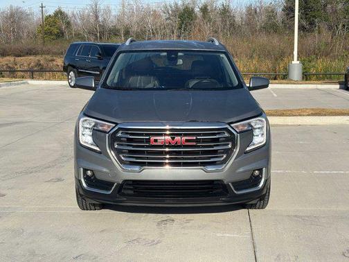 Sterling Metallic 2023 GMC Terrain SLT