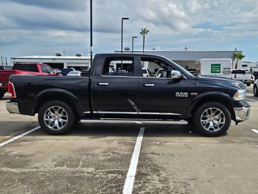 2017 RAM 1500 Limited Crew Cab 4x4 5'7' Box