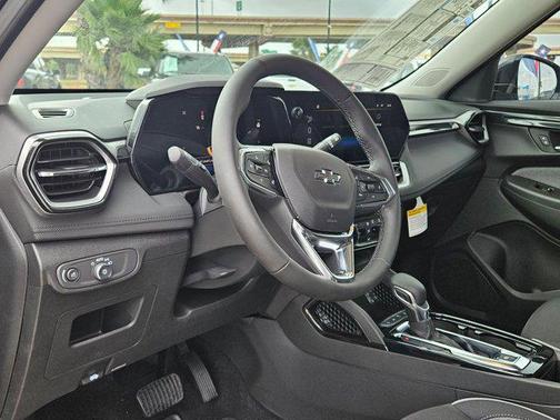 Mosaic Black Metallic 2026 Chevrolet Trailblazer LT