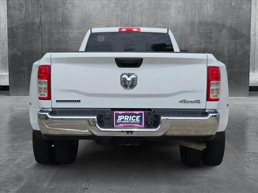 2024 RAM 3500 Big Horn Crew Cab 4x4 8' Box