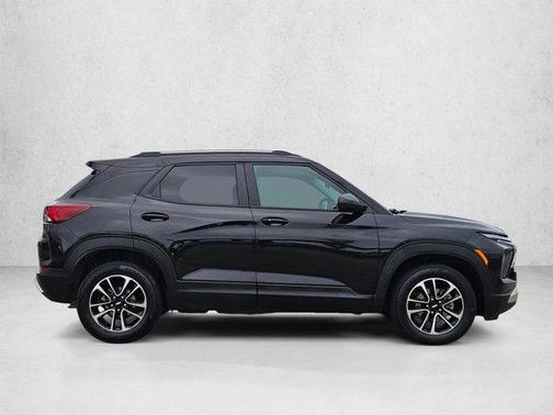 Mosaic Black Metallic 2025 Chevrolet Trailblazer LT