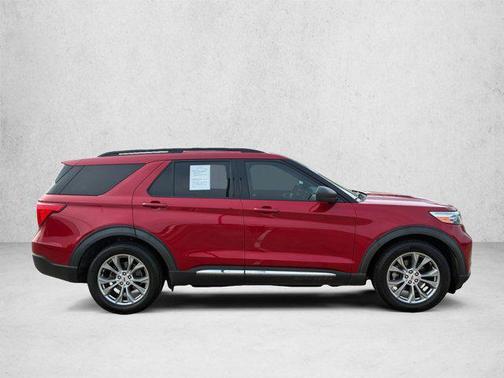 Rapid Red Metallic Tinted Clearcoat 2021 Ford Explorer XLT