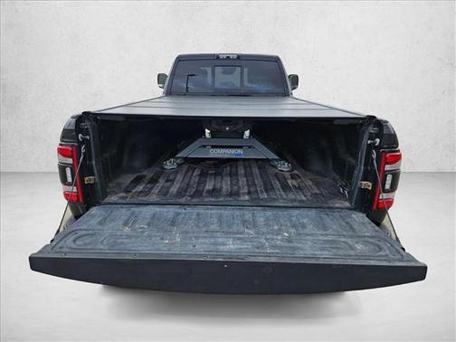 Diamond Black Crystal Pearlcoat 2020 RAM 3500 Laramie Crew Cab 4x4 8' Box