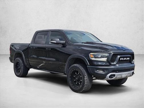 Diamond Black Crystal Pearlcoat 2019 RAM 1500 Rebel