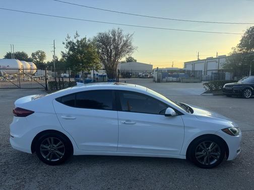 2017 Hyundai ELANTRA Value Edition