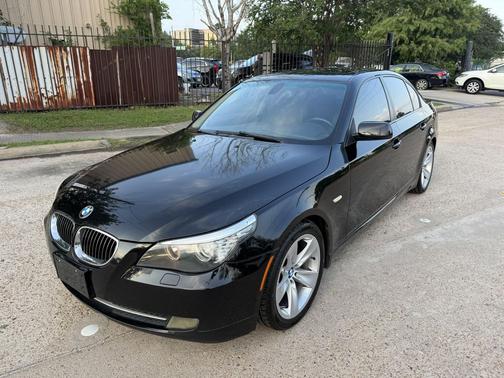 Black 2009 BMW 528 4dr Sdn 528i RWD