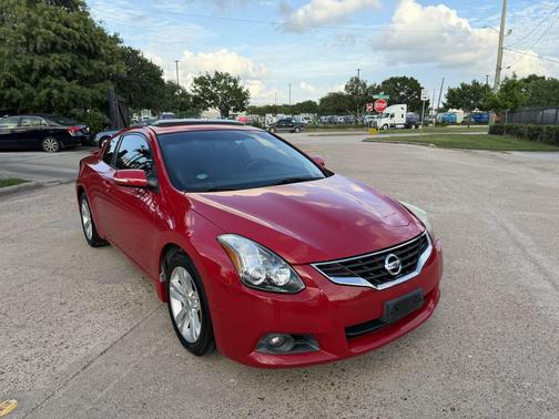 Red Alert 2010 Nissan Altima 2.5 S