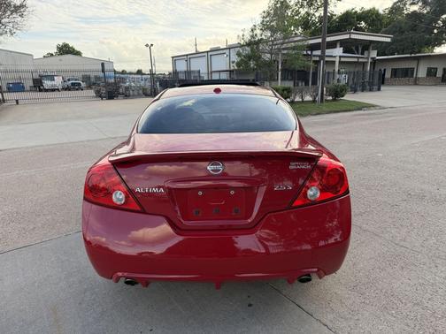 Red Alert 2010 Nissan Altima 2.5 S