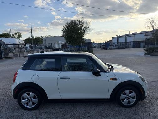 White 2016 MINI Hardtop Cooper