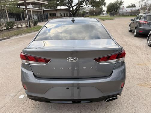 2018 Hyundai SONATA SE