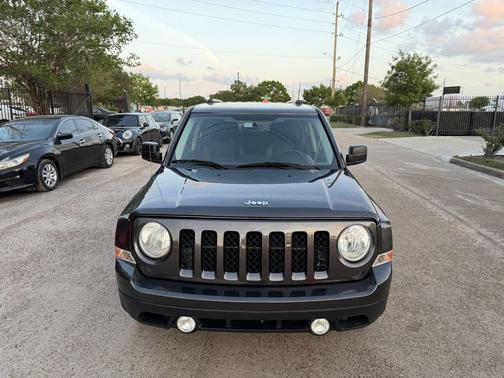 Granite Crystal Metallic Clearcoat 2016 Jeep Patriot High Altitude