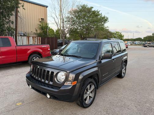 Granite Crystal Metallic Clearcoat 2016 Jeep Patriot High Altitude