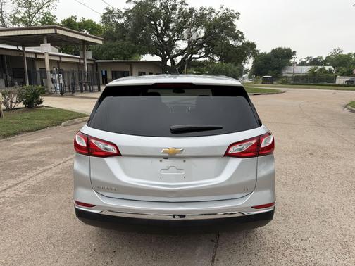 Silver Ice Metallic 2021 Chevrolet Equinox 1LT