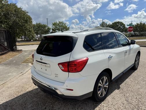 2018 Nissan Pathfinder SV