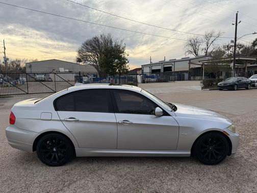 2011 BMW 328 4dr Sdn 328i RWD