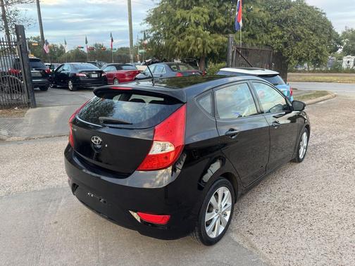 2014 Hyundai Accent SE