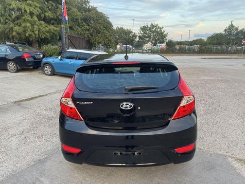 2014 Hyundai Accent SE