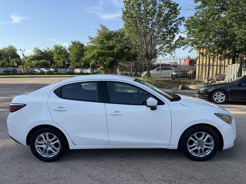 Frost 2016 Scion iA 4dr Sdn