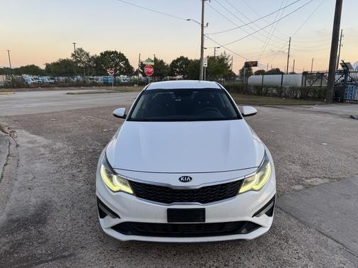 2020 Kia Optima LX