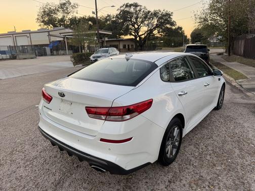 2020 Kia Optima LX