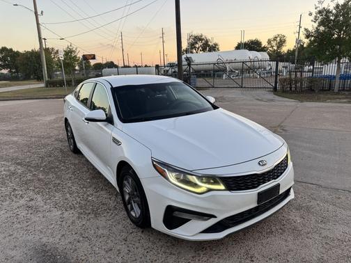 2020 Kia Optima LX