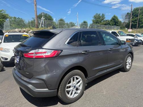 Iconic Silver Metallic 2021 Ford Edge SEL