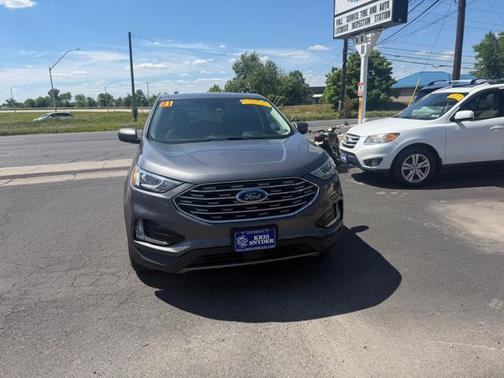 Iconic Silver Metallic 2021 Ford Edge SEL