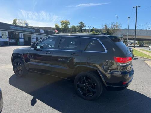 Brilliant Black Crystal Pearlcoat 2015 Jeep Grand Cherokee Altitude