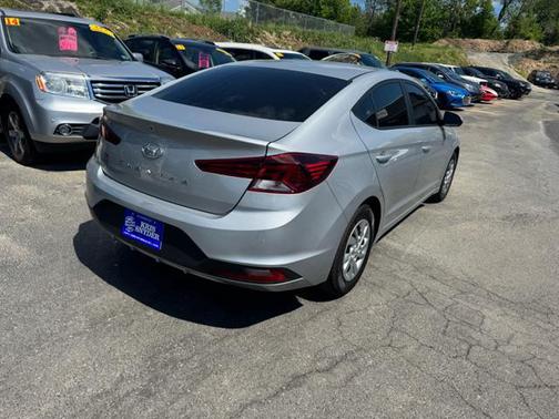 2020 Hyundai ELANTRA SE