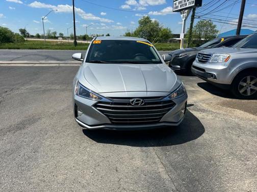 2020 Hyundai ELANTRA SE