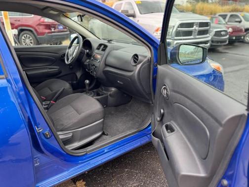 2017 Nissan Versa 1.6 S+