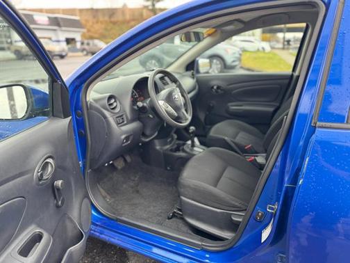 2017 Nissan Versa 1.6 S+