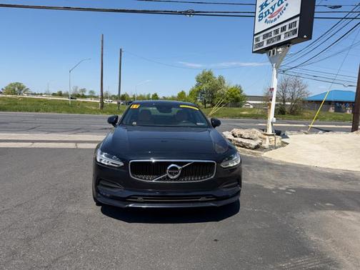 Magic Blue Metallic 2017 Volvo S90 T6 Momentum