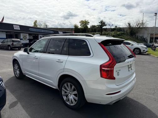 Crystal White Pearl 2016 Volvo XC90 T6 Momentum