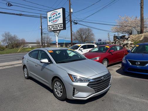 2020 Hyundai ELANTRA SE