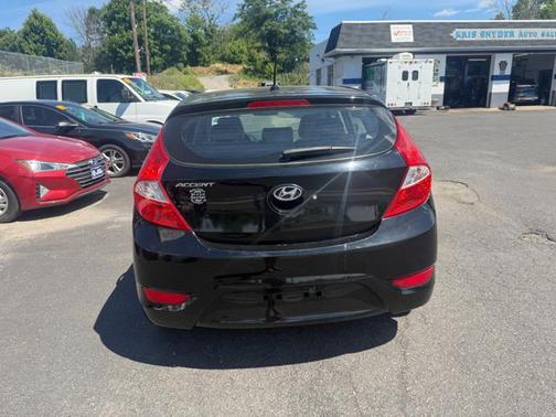 Ultra Black Pearl 2017 Hyundai Accent SE