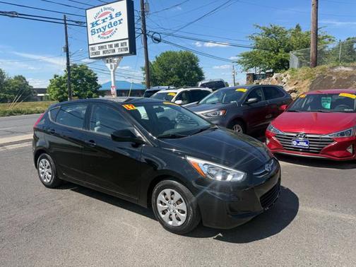 Ultra Black Pearl 2017 Hyundai Accent SE