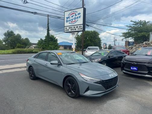 2022 Hyundai ELANTRA SEL