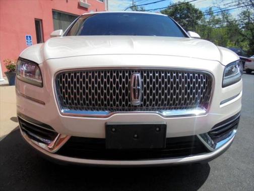 2019 Lincoln Nautilus Select