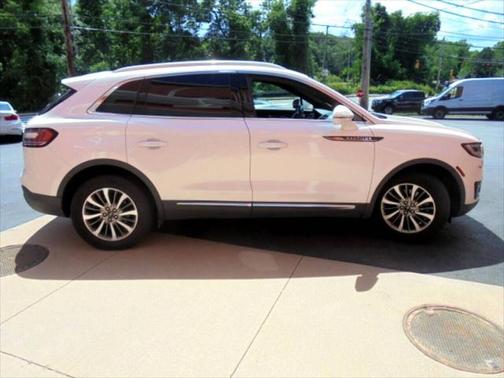 2019 Lincoln Nautilus Select