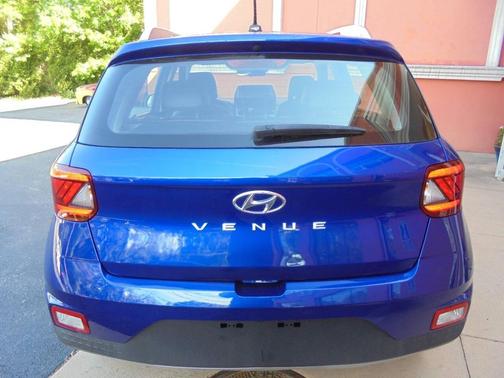 Intense Blue 2024 Hyundai VENUE Limited