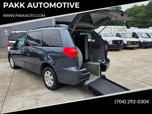 Slate Metallic 2009 Toyota Sienna LE